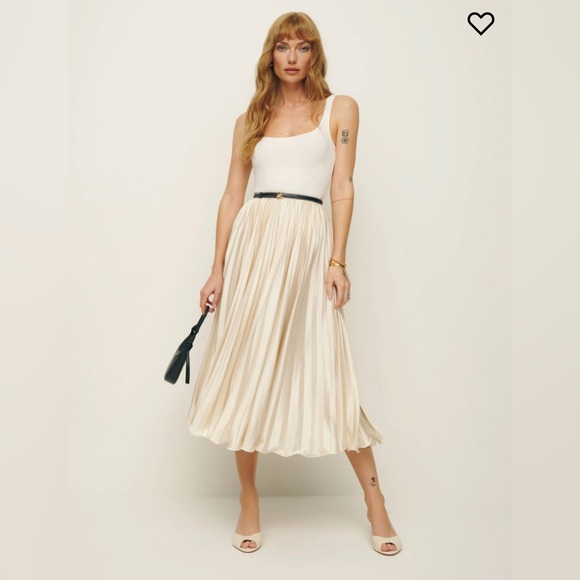 NWT gorgeous reformation satin skirt size 4 - Picture 2 of 12